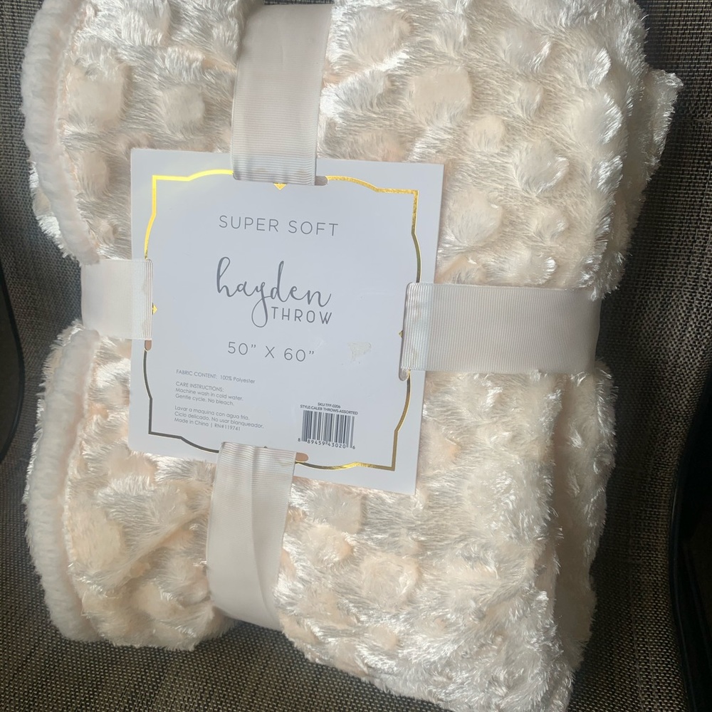 Super soft throw